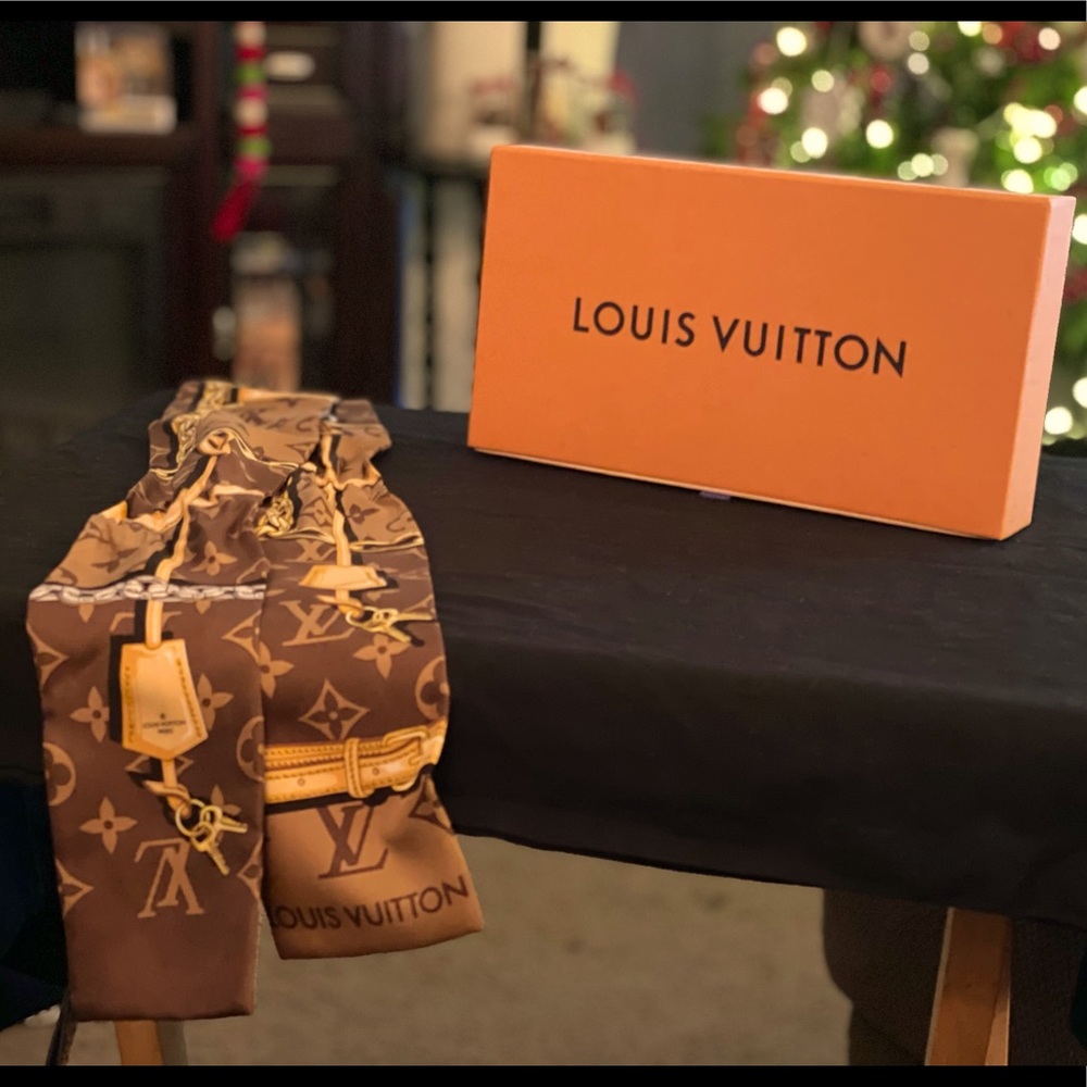 LOUIS VUITTON Bandeau